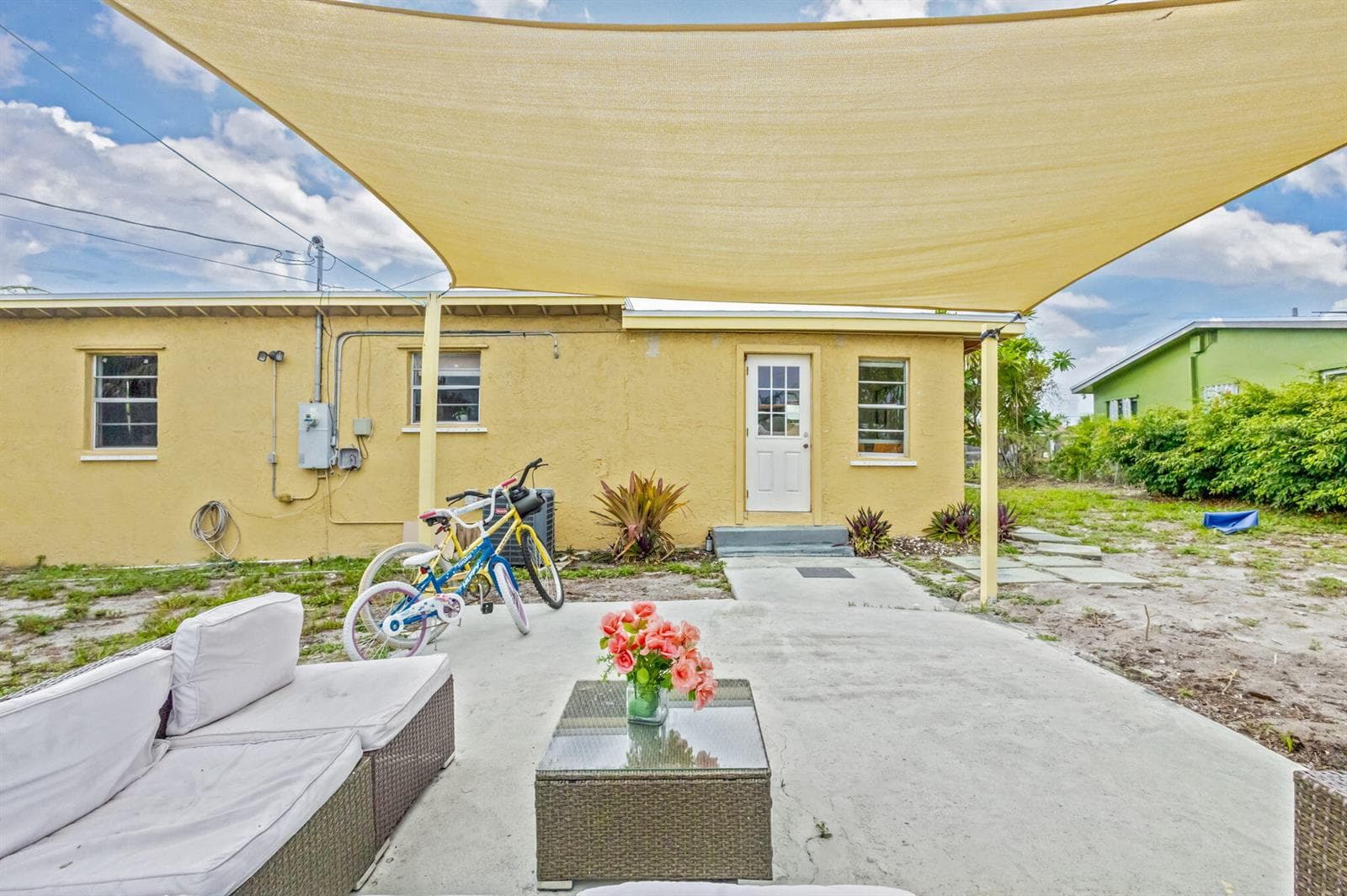1136 W 7th St Riviera Beach, FL 33404