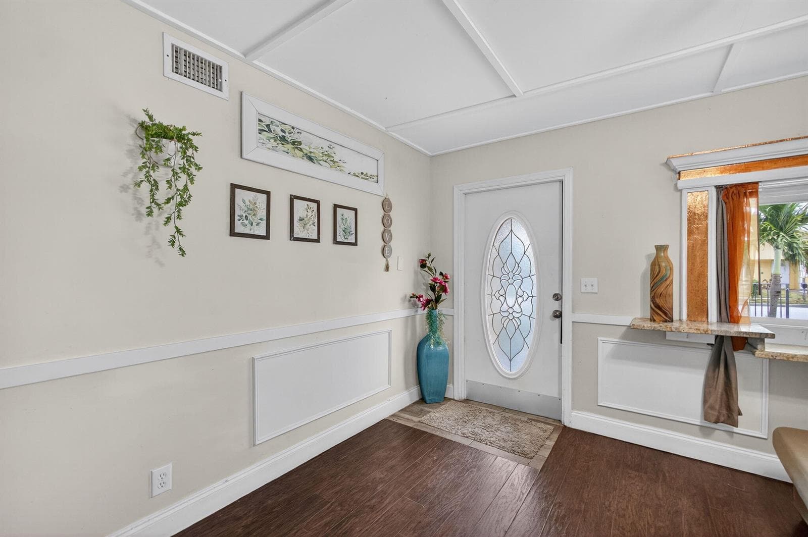 1136 W 7th St Riviera Beach, FL 33404