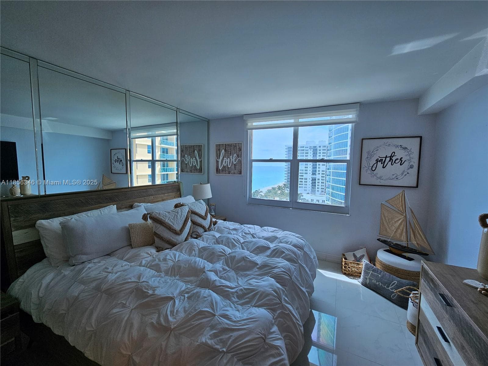WAVE CONDO · #1115 (Ave. April 10 2026) in Hollywood - Photo 31
