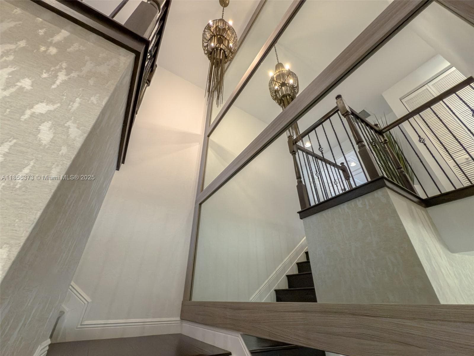 9709 Blue Isle Bay photo 23