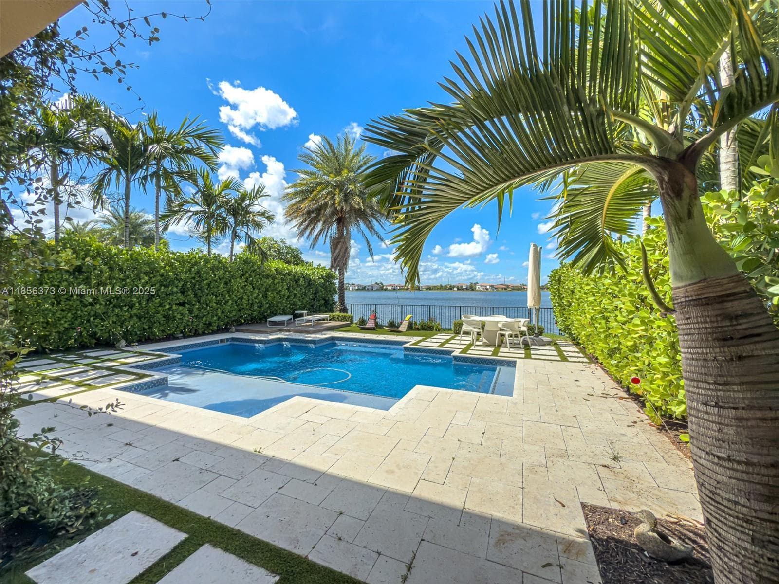 9709 Blue Isle Bay photo 46