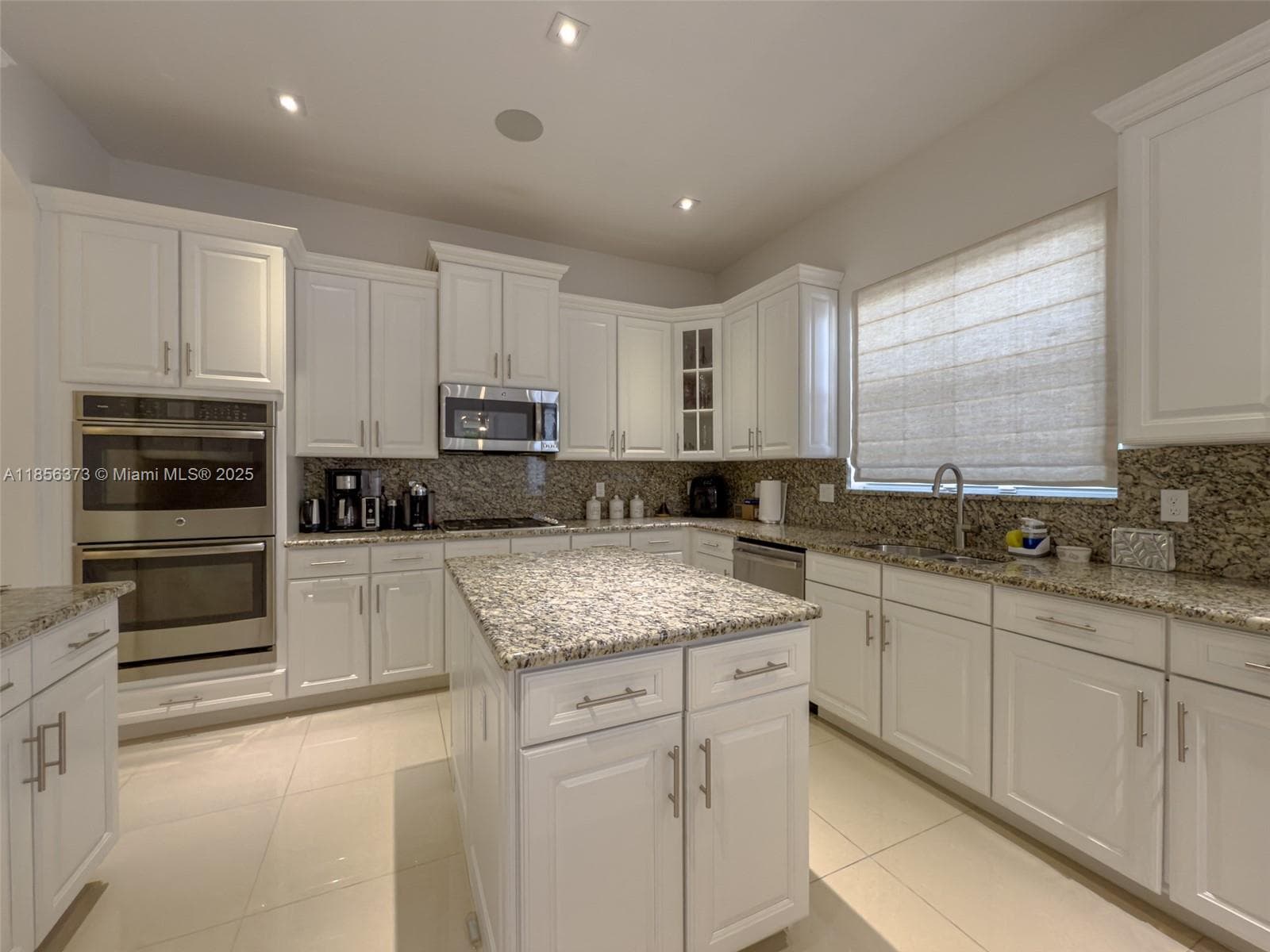 9709 Blue Isle Bay photo 17