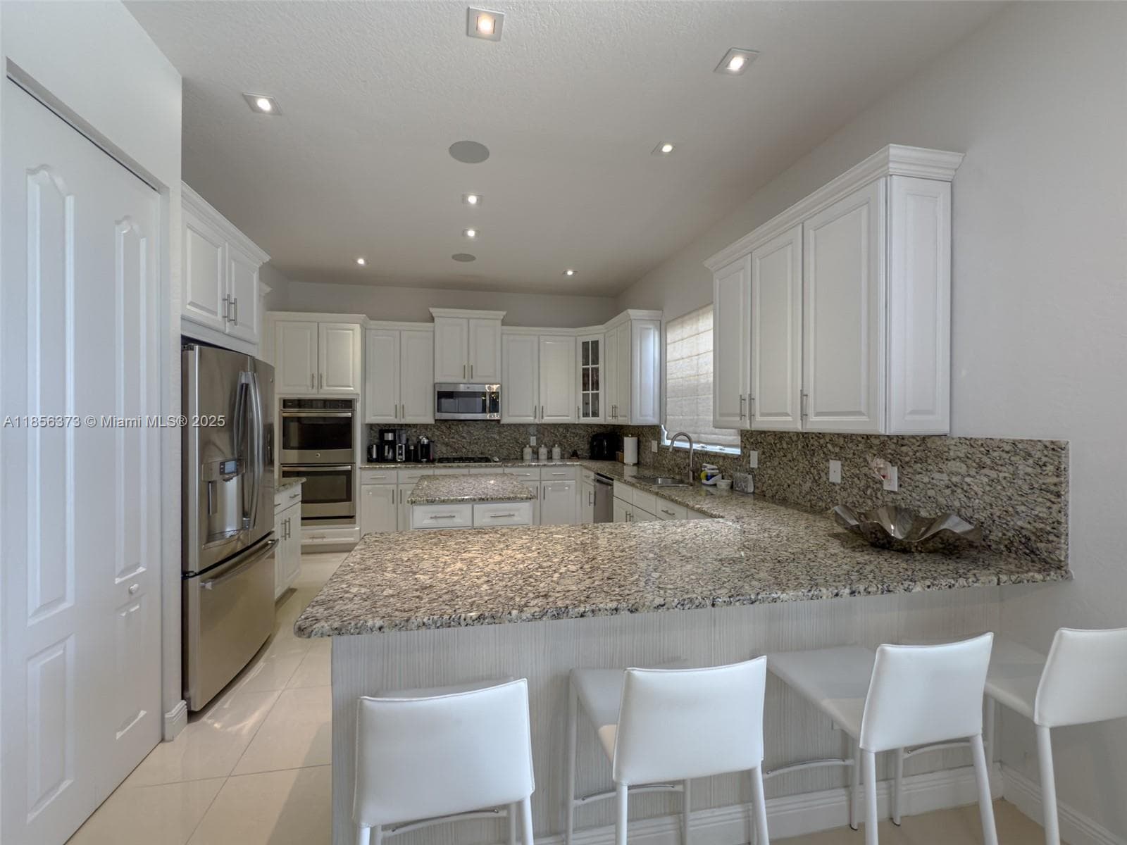 9709 Blue Isle Bay photo 16