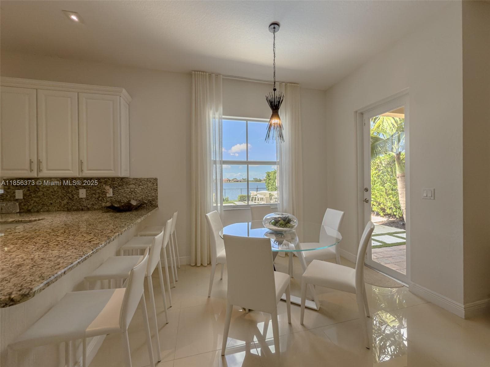 9709 Blue Isle Bay photo 22