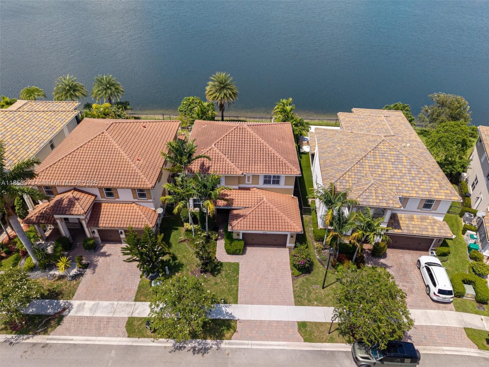 9709 Blue Isle Bay photo 73
