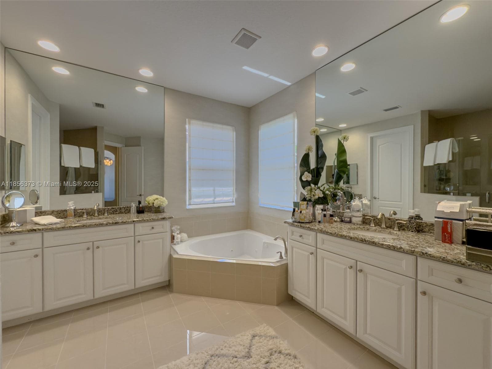 9709 Blue Isle Bay photo 28