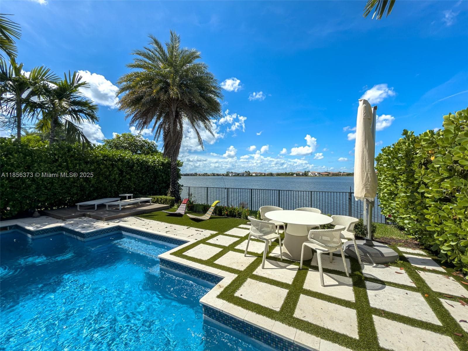 9709 Blue Isle Bay photo 45