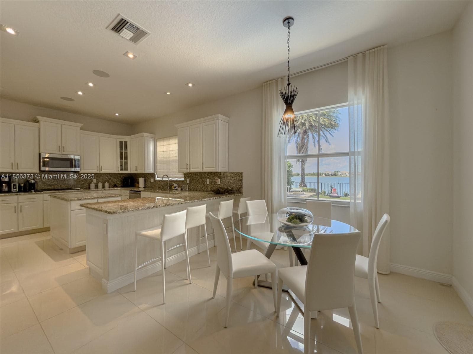 9709 Blue Isle Bay photo 18