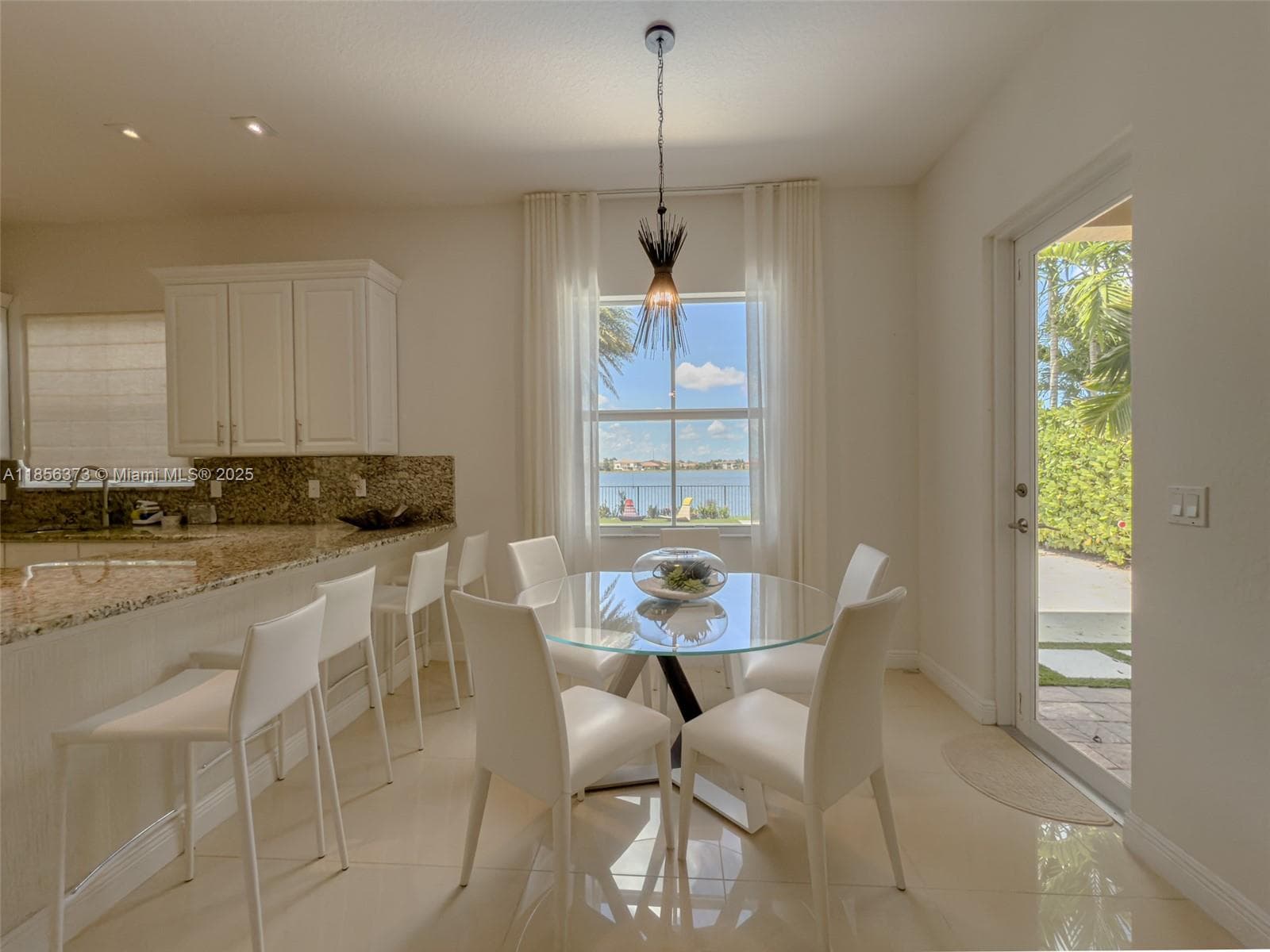 9709 Blue Isle Bay photo 15