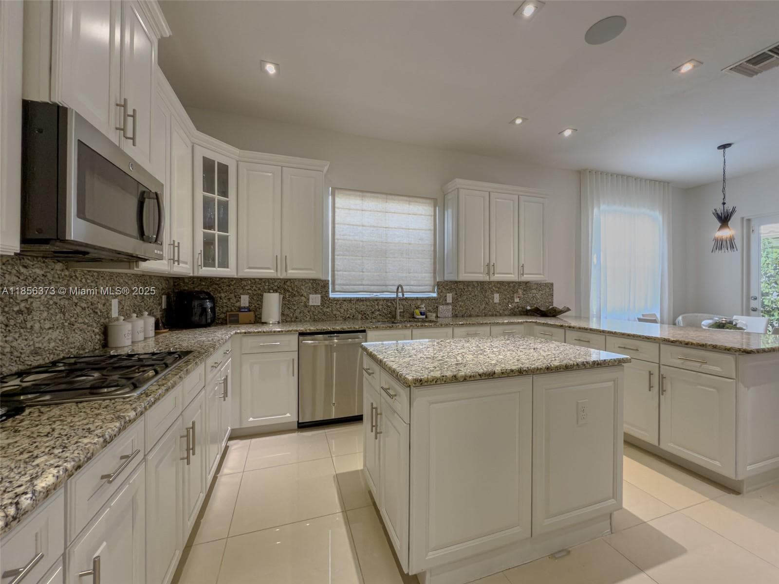 9709 Blue Isle Bay photo 19