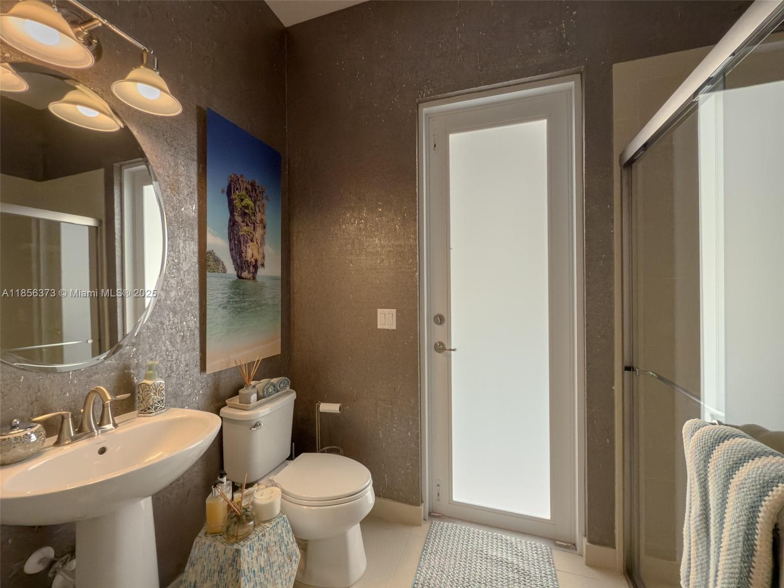 9709 Blue Isle Bay photo 40
