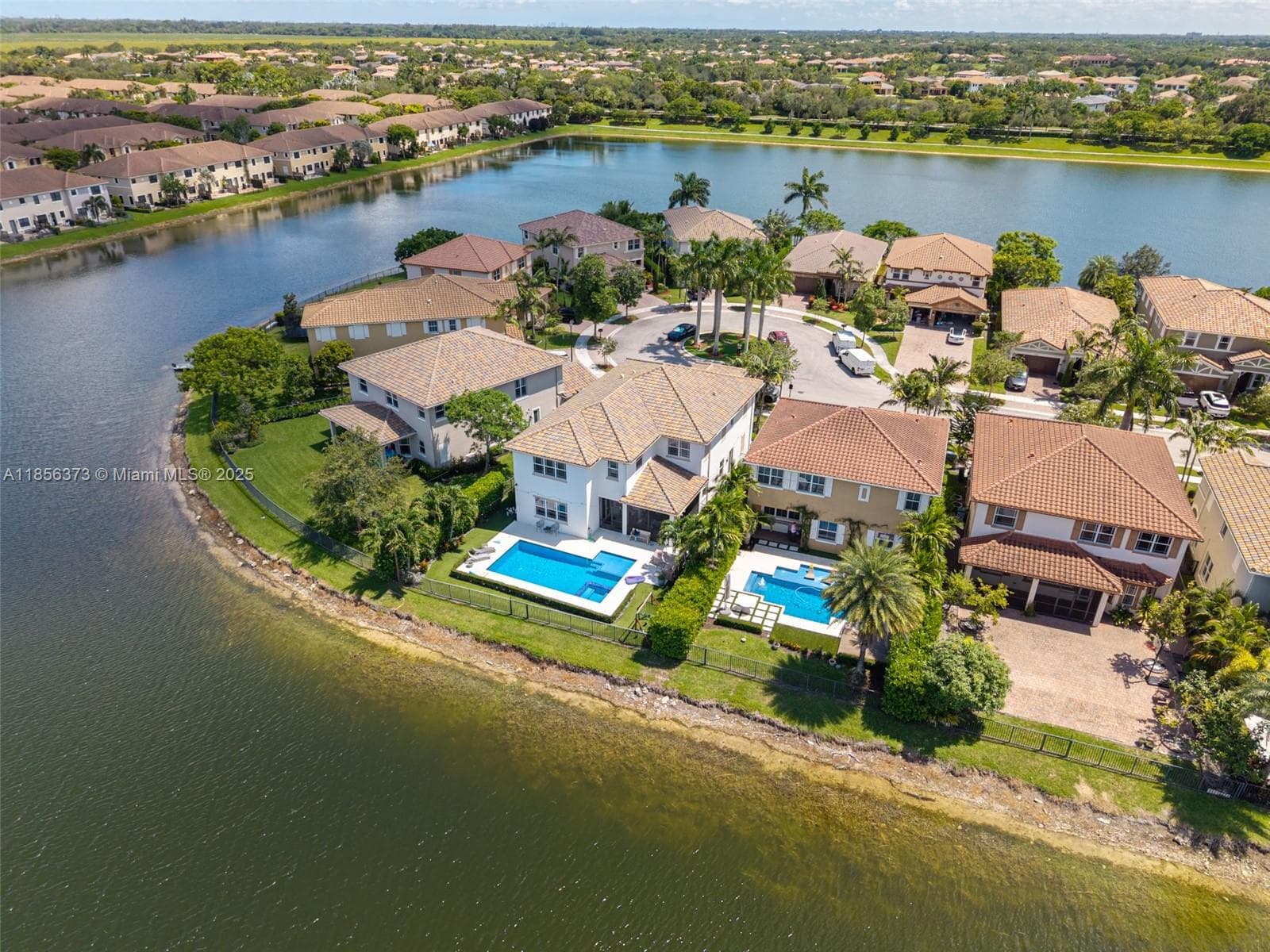 9709 Blue Isle Bay photo 68