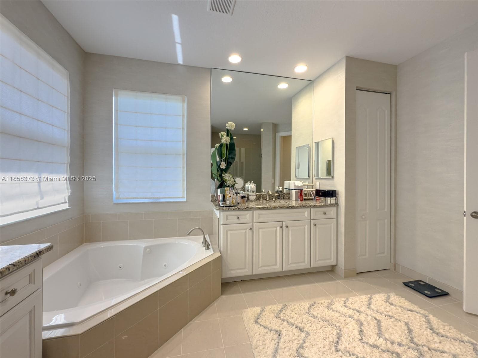 9709 Blue Isle Bay photo 29