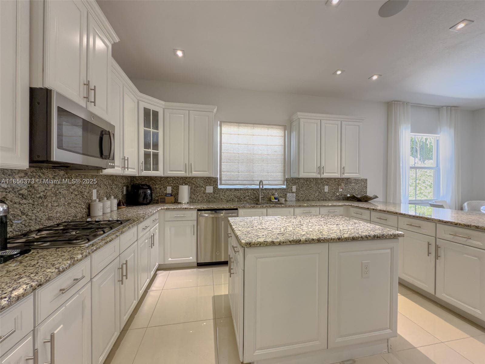 9709 Blue Isle Bay photo 21