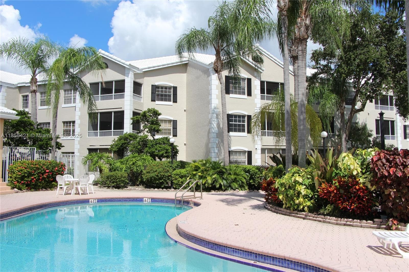 LAKEVIEW CLUB CONDO · #107 in Oakland Park - Photo 16
