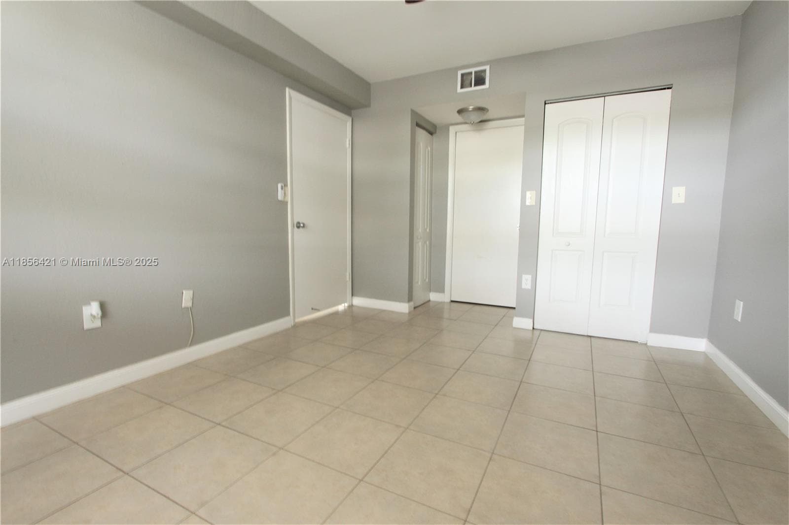 LAKEVIEW CLUB CONDO · #107 in Oakland Park - Photo 9