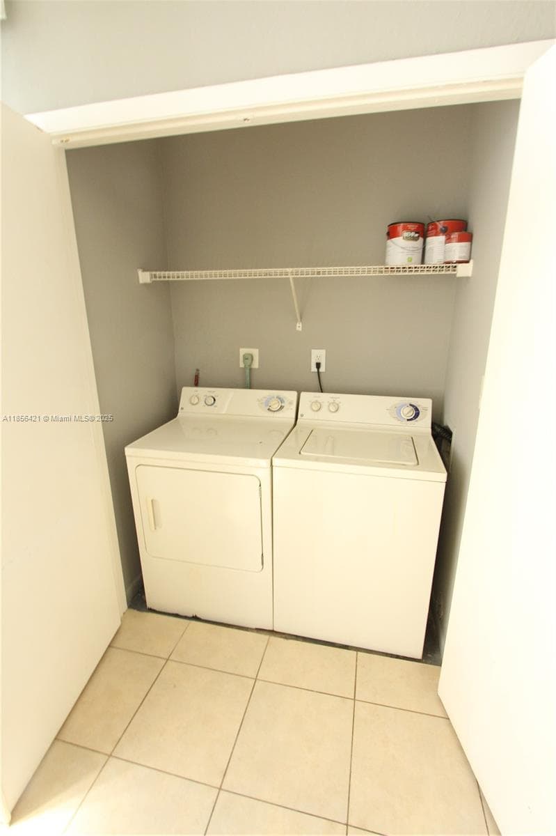 LAKEVIEW CLUB CONDO · #107 in Oakland Park - Photo 8