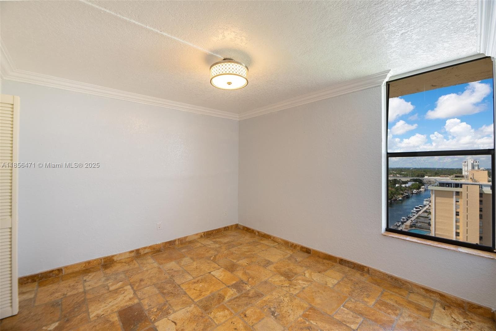 VECINO DEL MAR CONDO · #1503 in North Miami - Photo 9