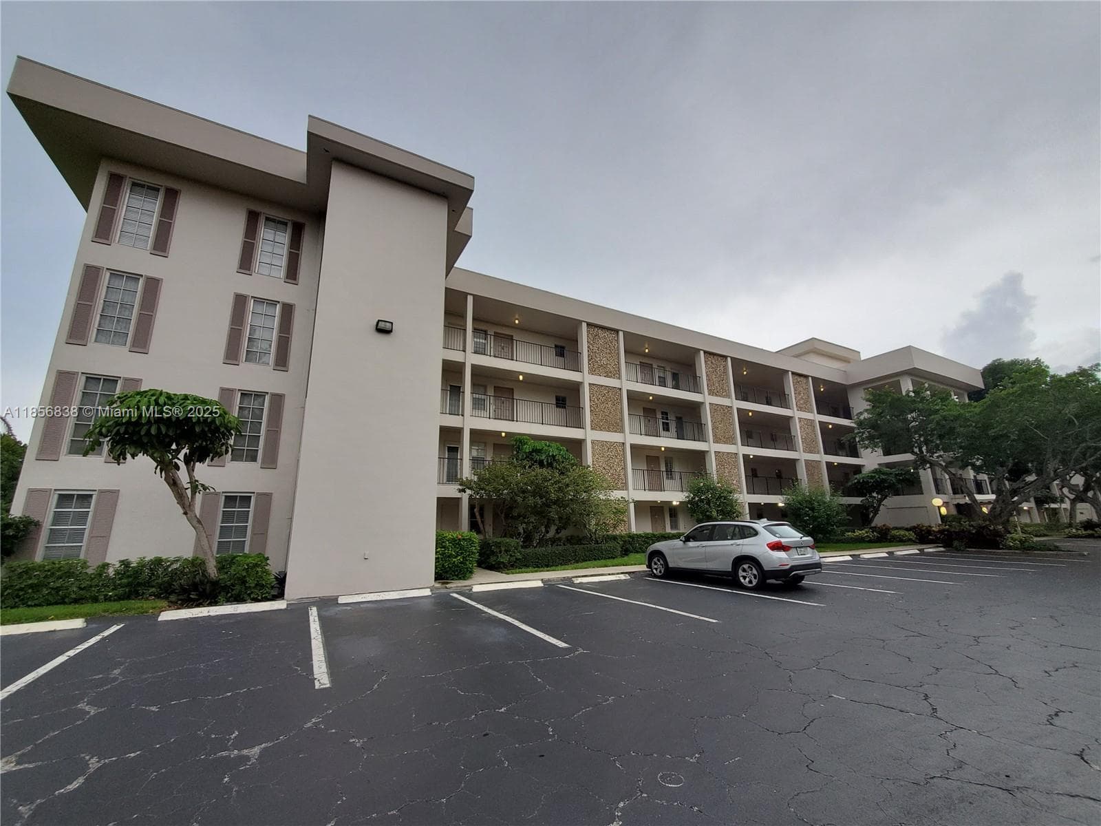 PALM-AIRE COUNTRY CLUB CO · #108 in Pompano Beach - Photo 6
