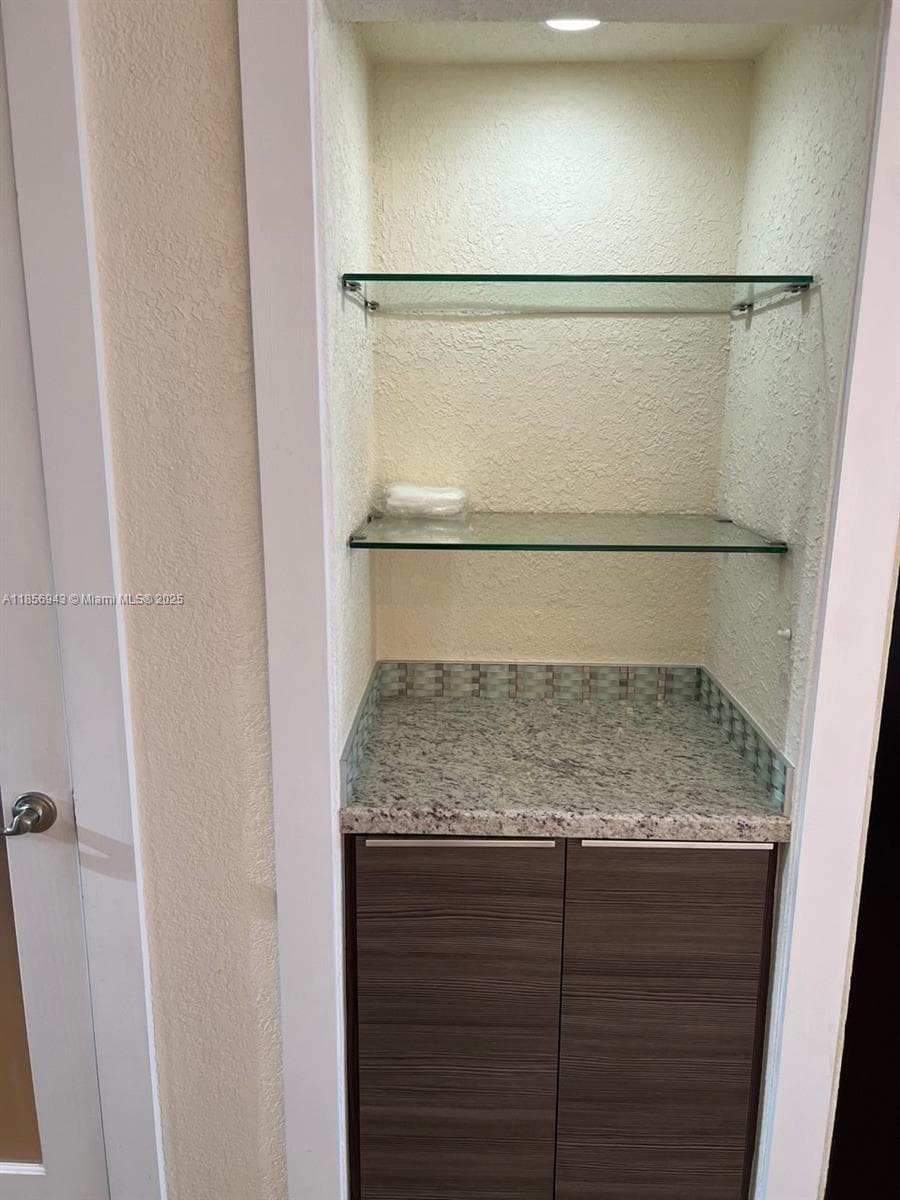 WAVE CONDO · #1112 in Hollywood - Photo 12
