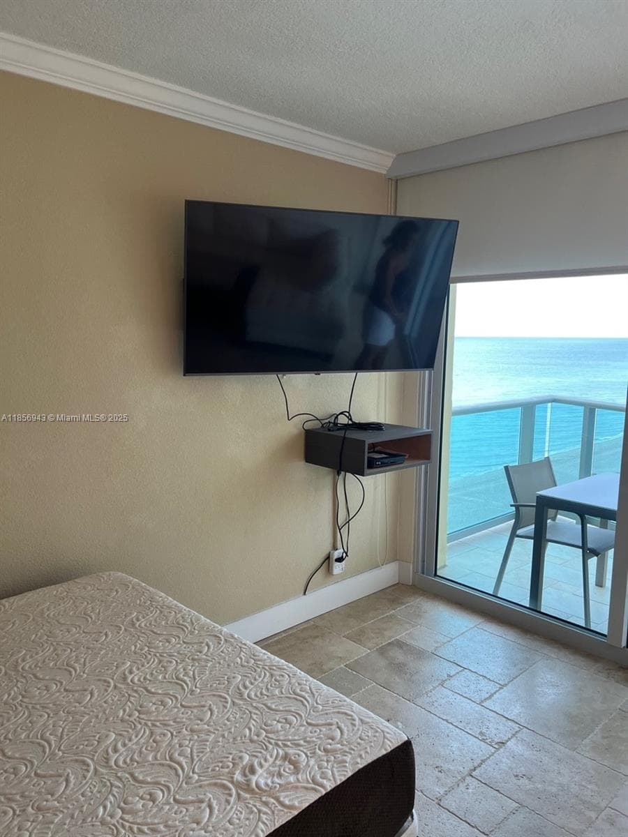 WAVE CONDO · #1112 in Hollywood - Photo 18