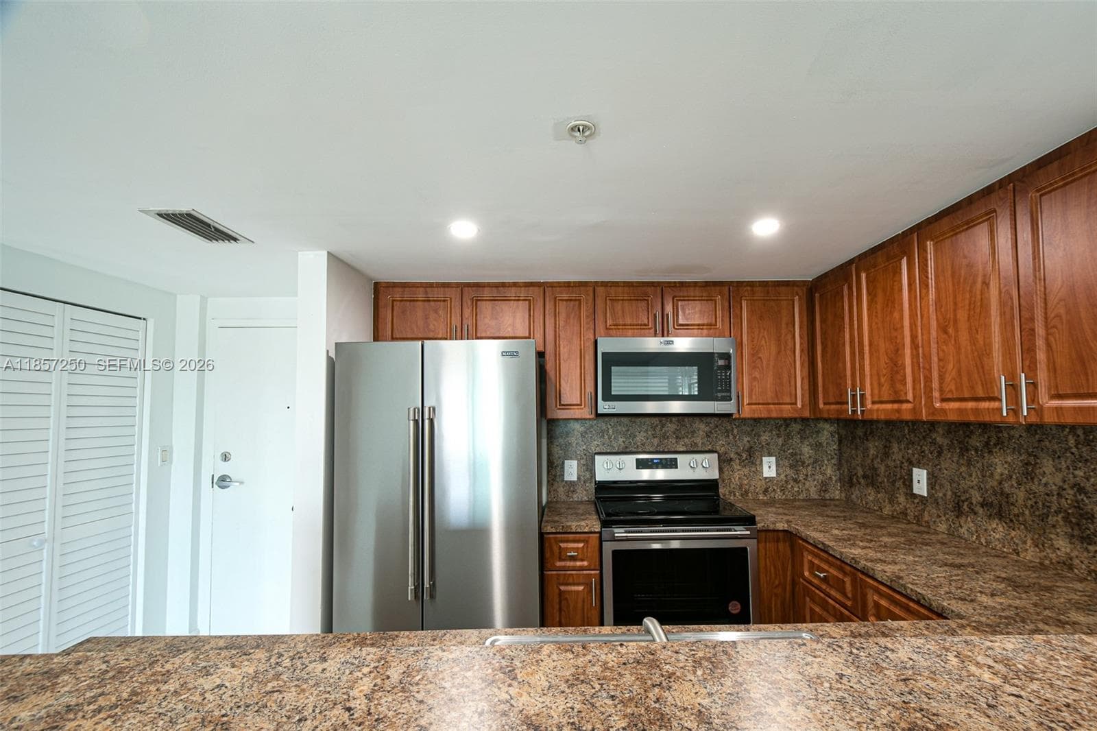 VILLAGGIO IN THE GROVE · #603 in Miami - Photo 5