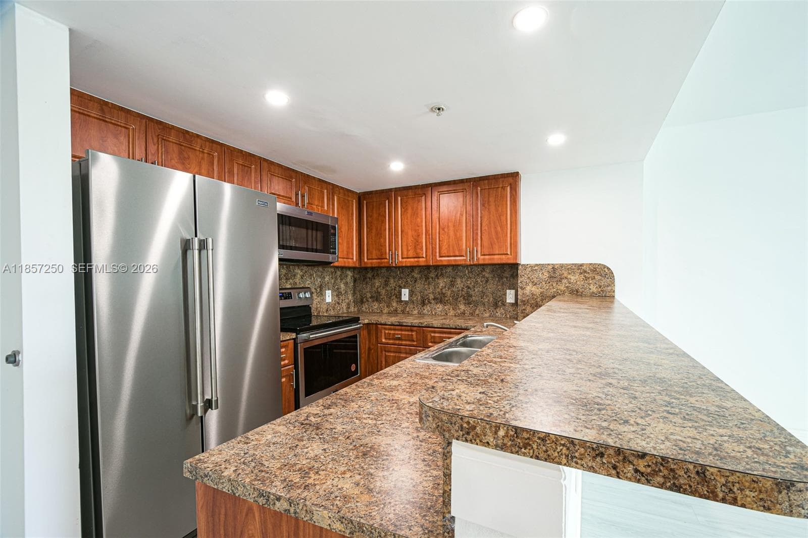 VILLAGGIO IN THE GROVE · #603 in Miami - Photo 4