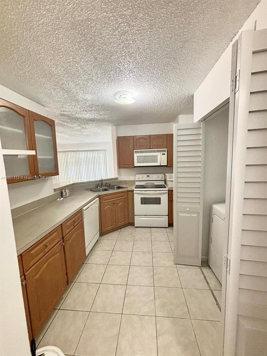 SUMMER LAKE · #106 in Oakland Park - Photo 17