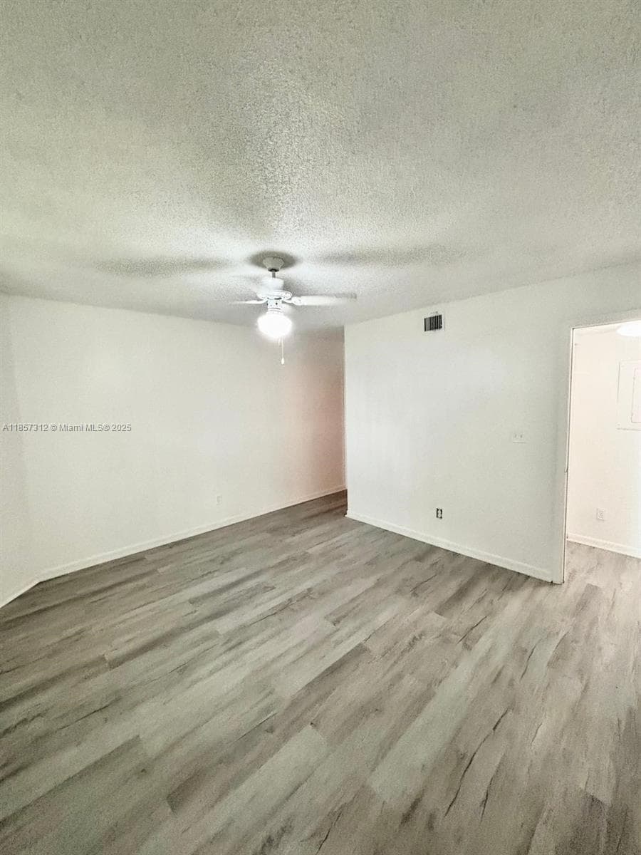 SUMMER LAKE · #106 in Oakland Park - Photo 3