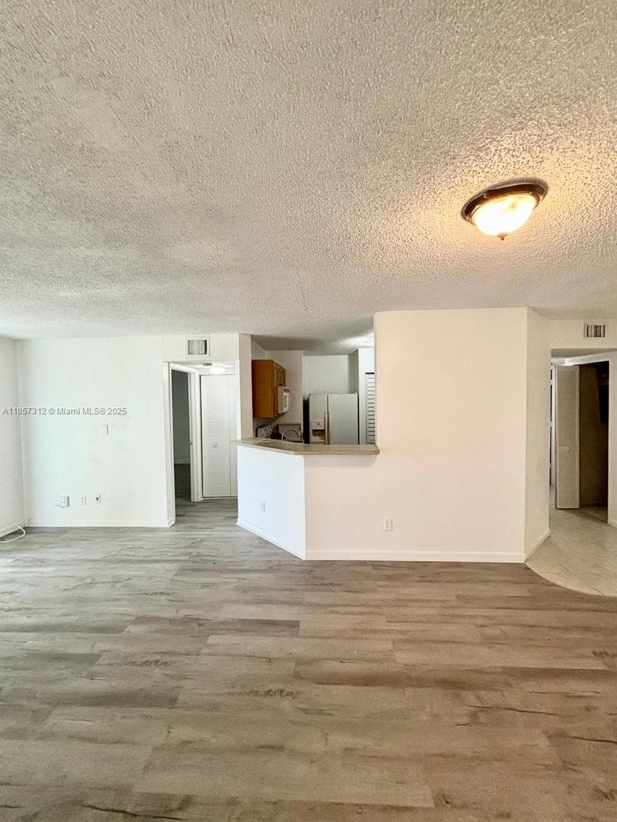 SUMMER LAKE · #106 in Oakland Park - Photo 9