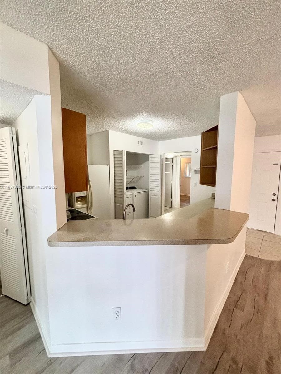 SUMMER LAKE · #106 in Oakland Park - Photo 10