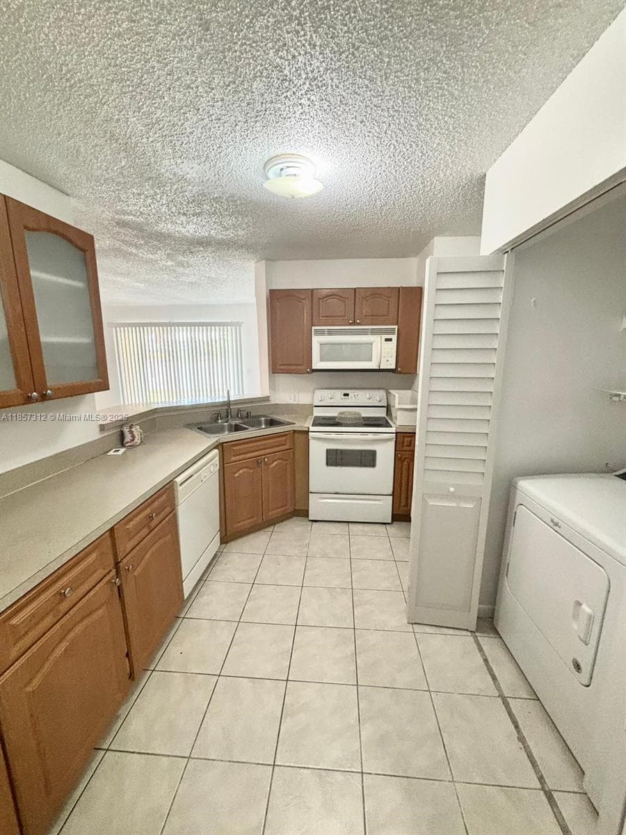 SUMMER LAKE · #106 in Oakland Park - Photo 14
