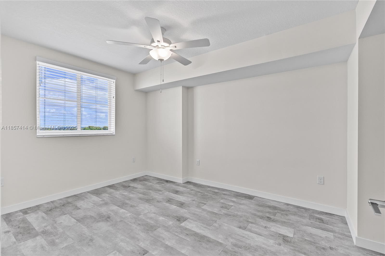 400 NW 112th Ave #323 photo 23