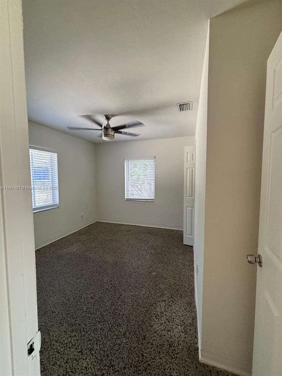 1608 NW 7th Ave photo 6