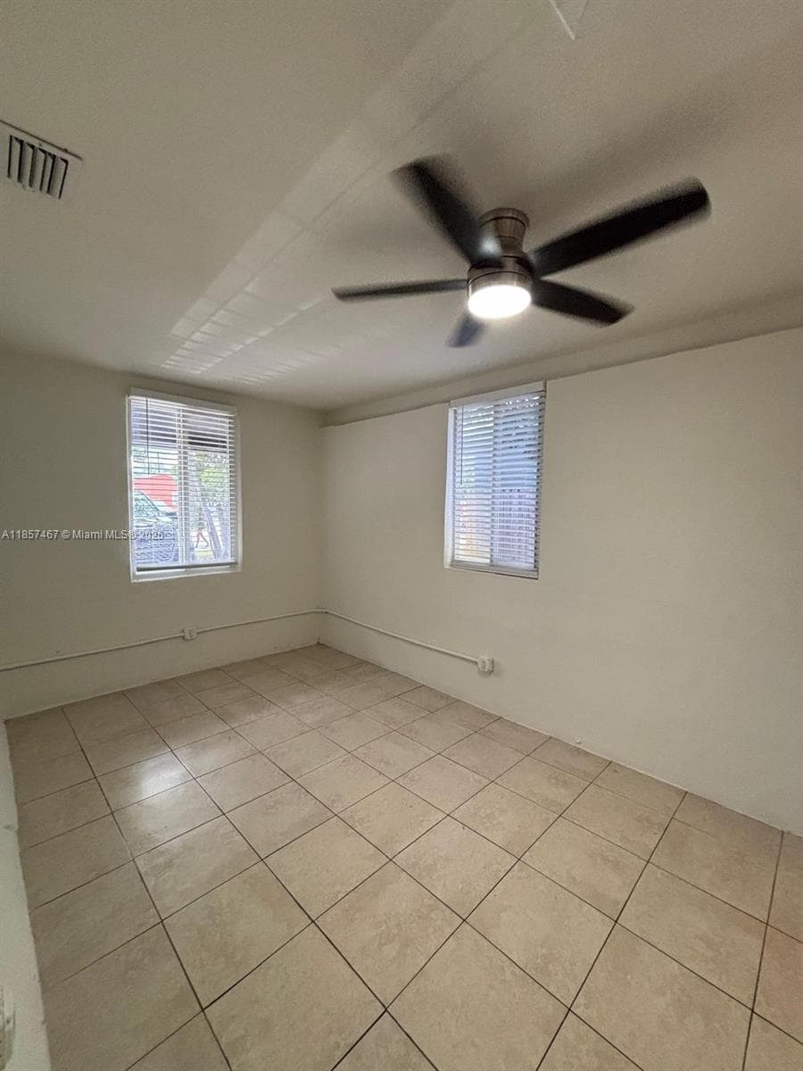 1608 NW 7th Ave photo 13