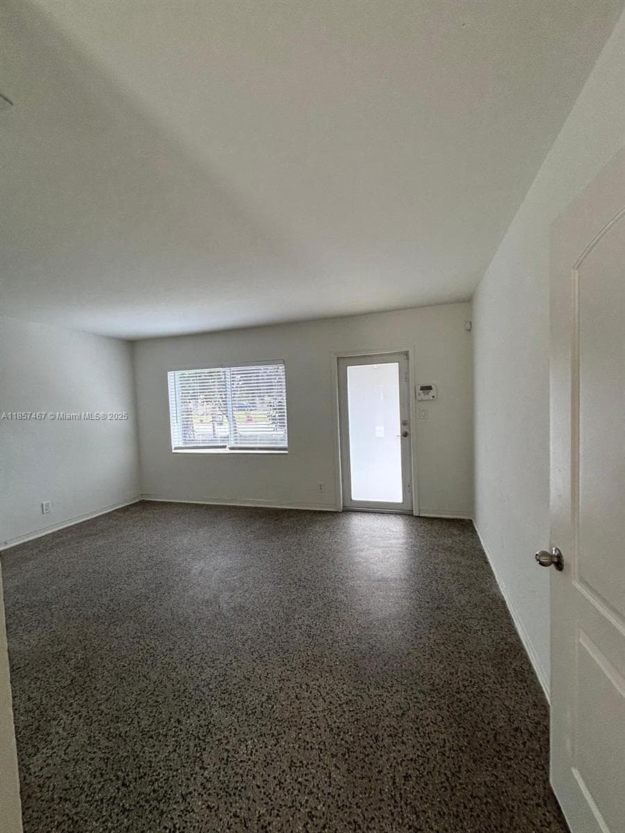 1608 NW 7th Ave photo 3