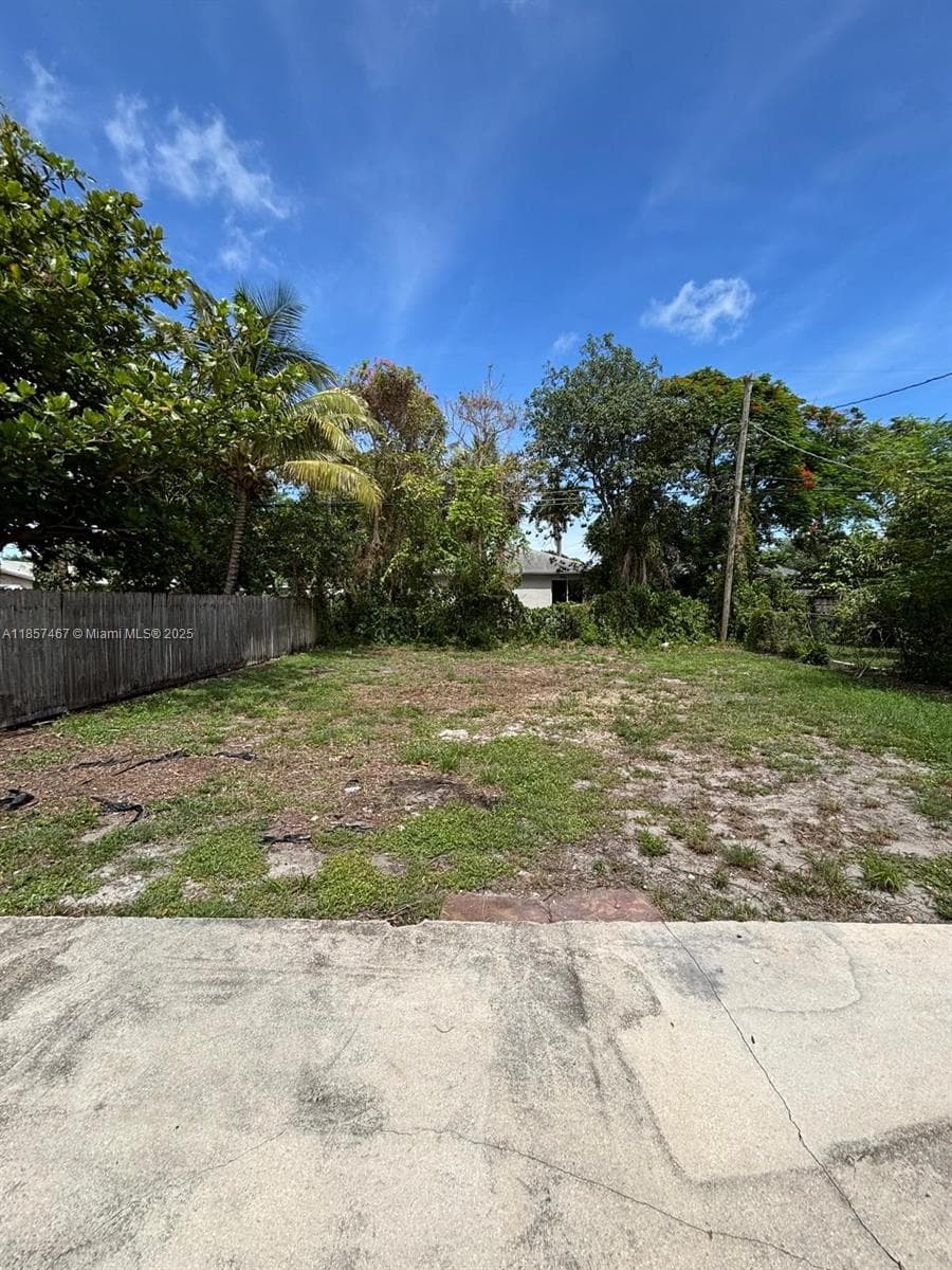 1608 NW 7th Ave photo 20