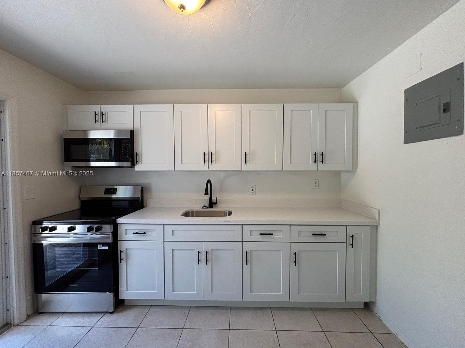 1608 NW 7th Ave photo 10
