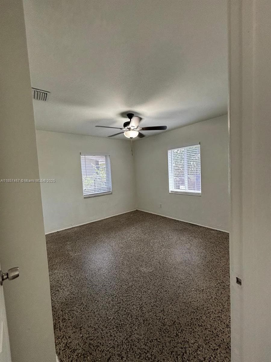 1608 NW 7th Ave photo 4