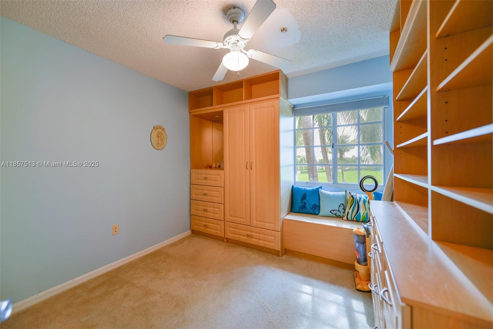 2811 NE 185th St #801 photo 23