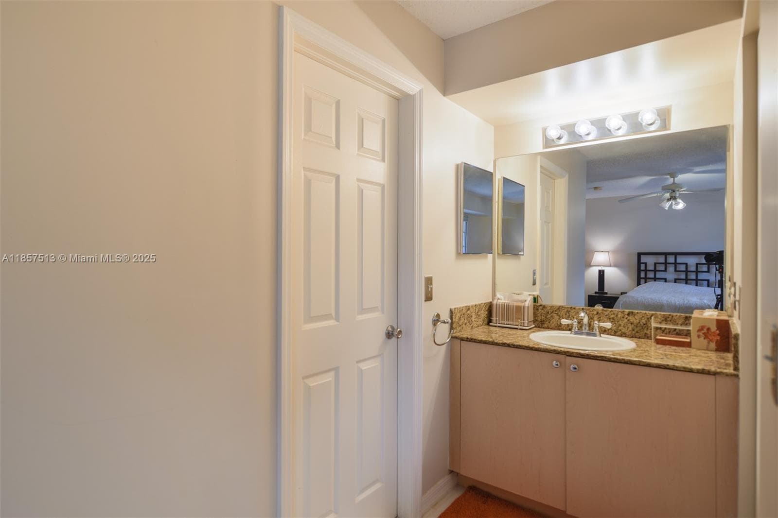 2811 NE 185th St #801 photo 16