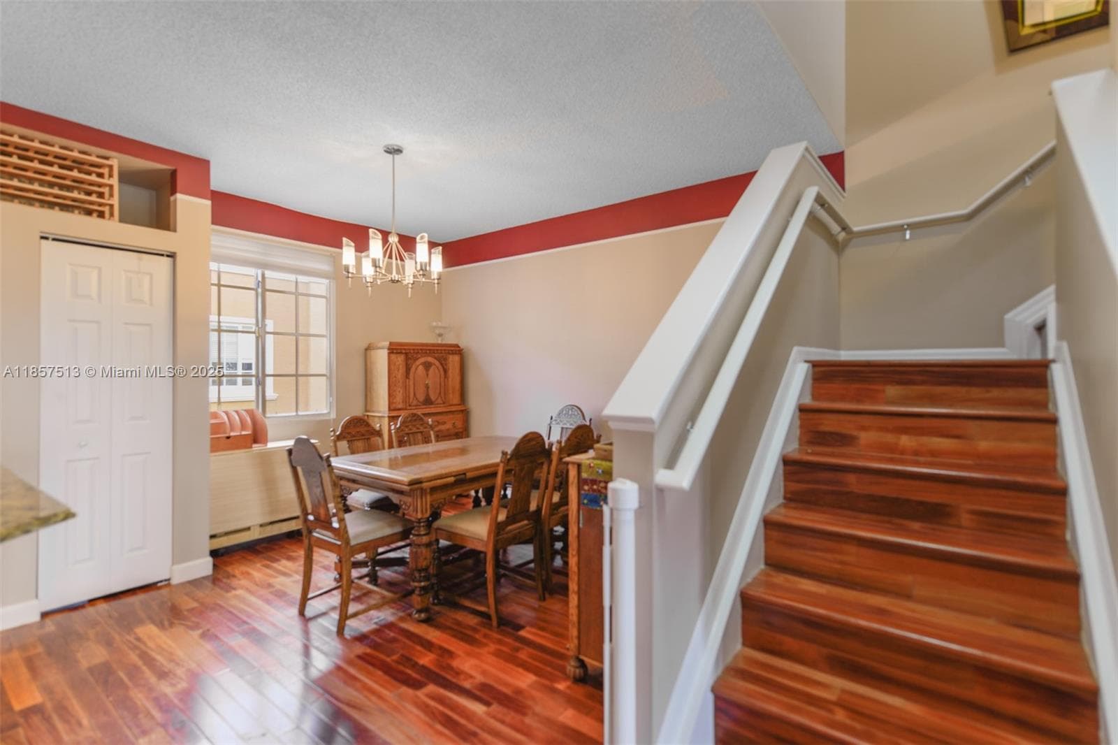 2811 NE 185th St #801 photo 10