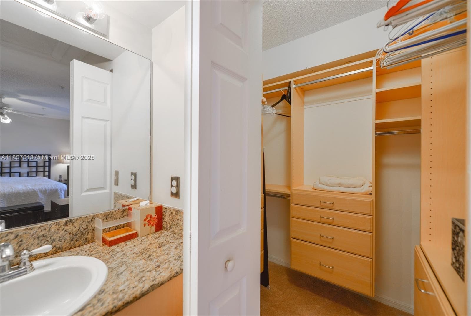 2811 NE 185th St #801 photo 18