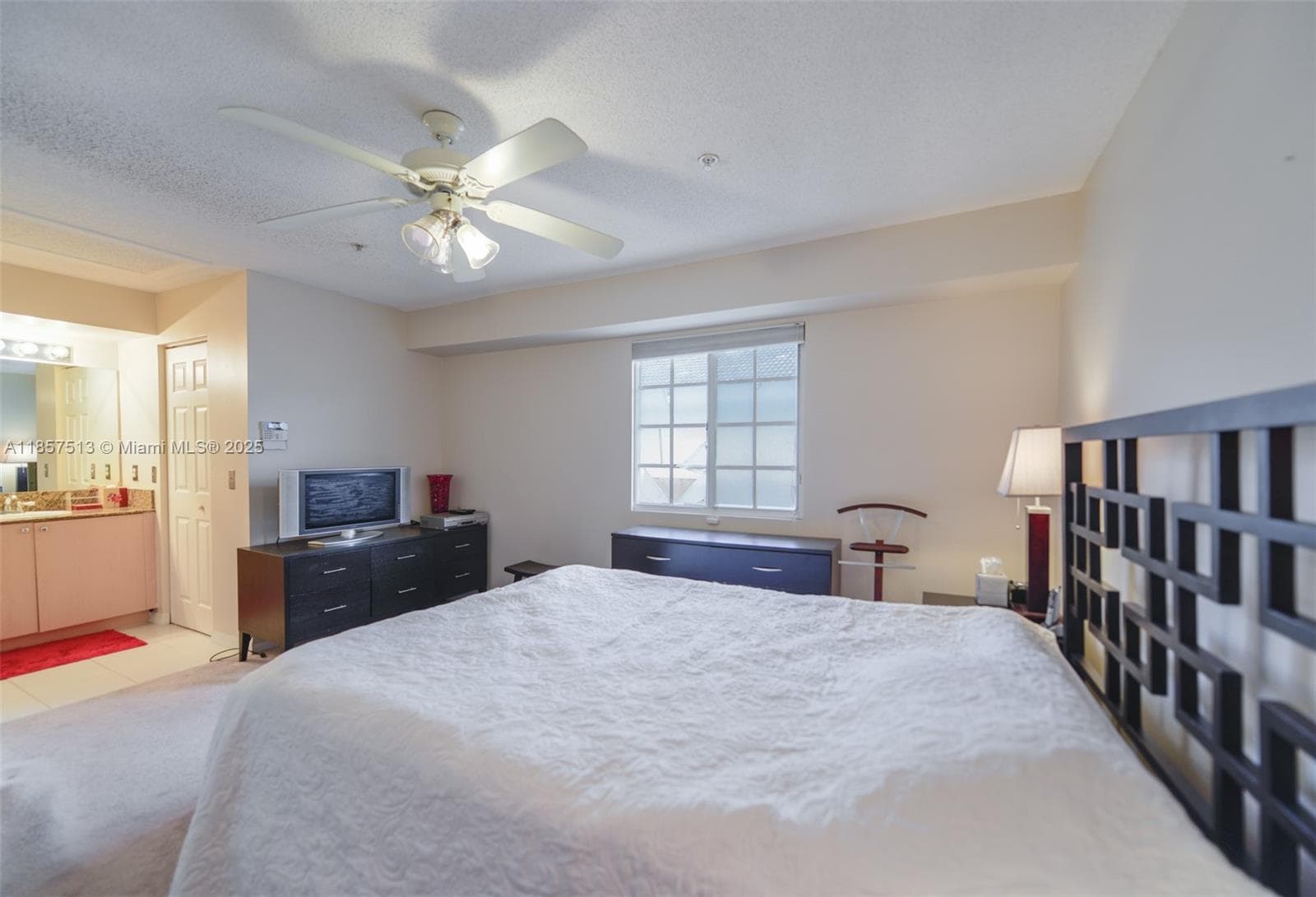 2811 NE 185th St #801 photo 15