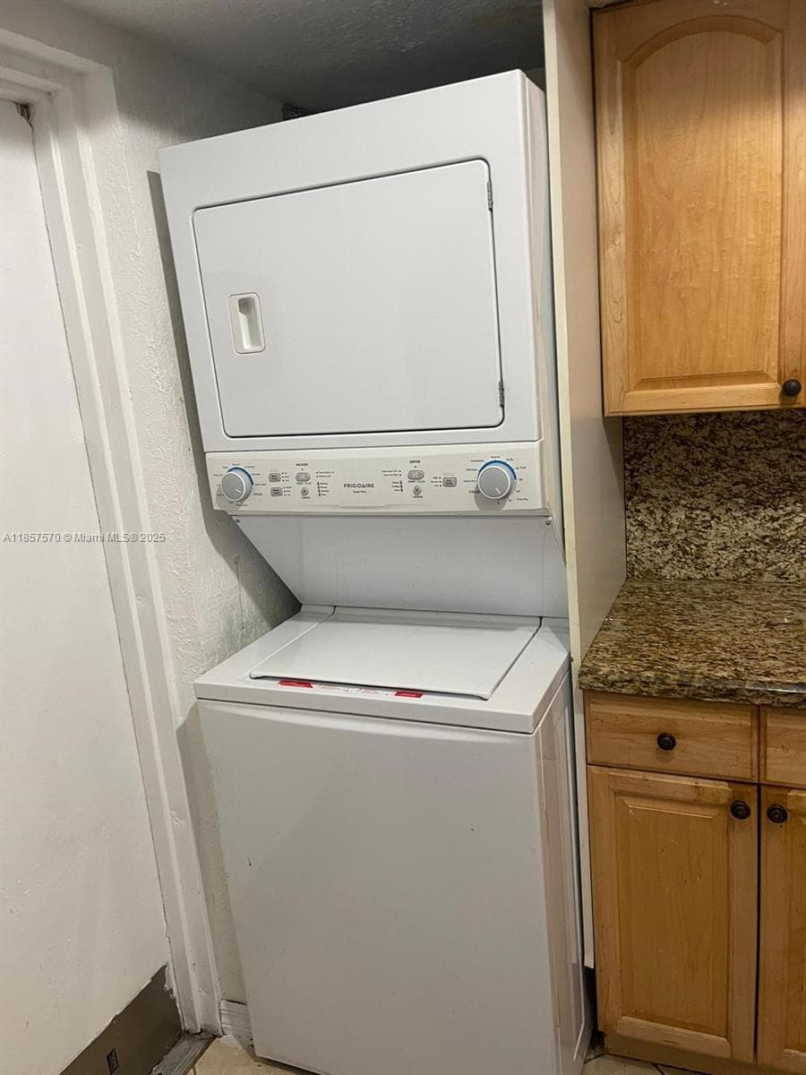 7410 SW 82nd St unit k202 photo 2