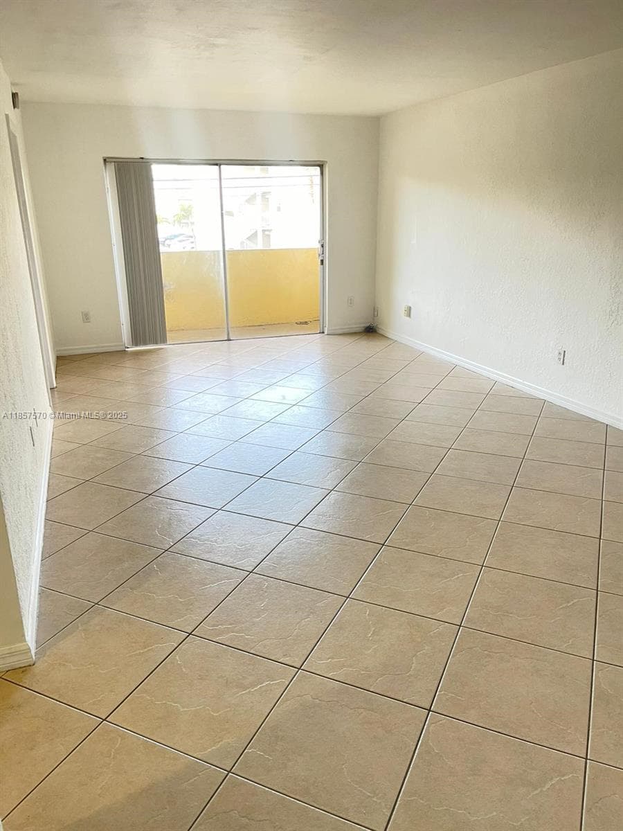 7410 SW 82nd St unit k202 photo 3