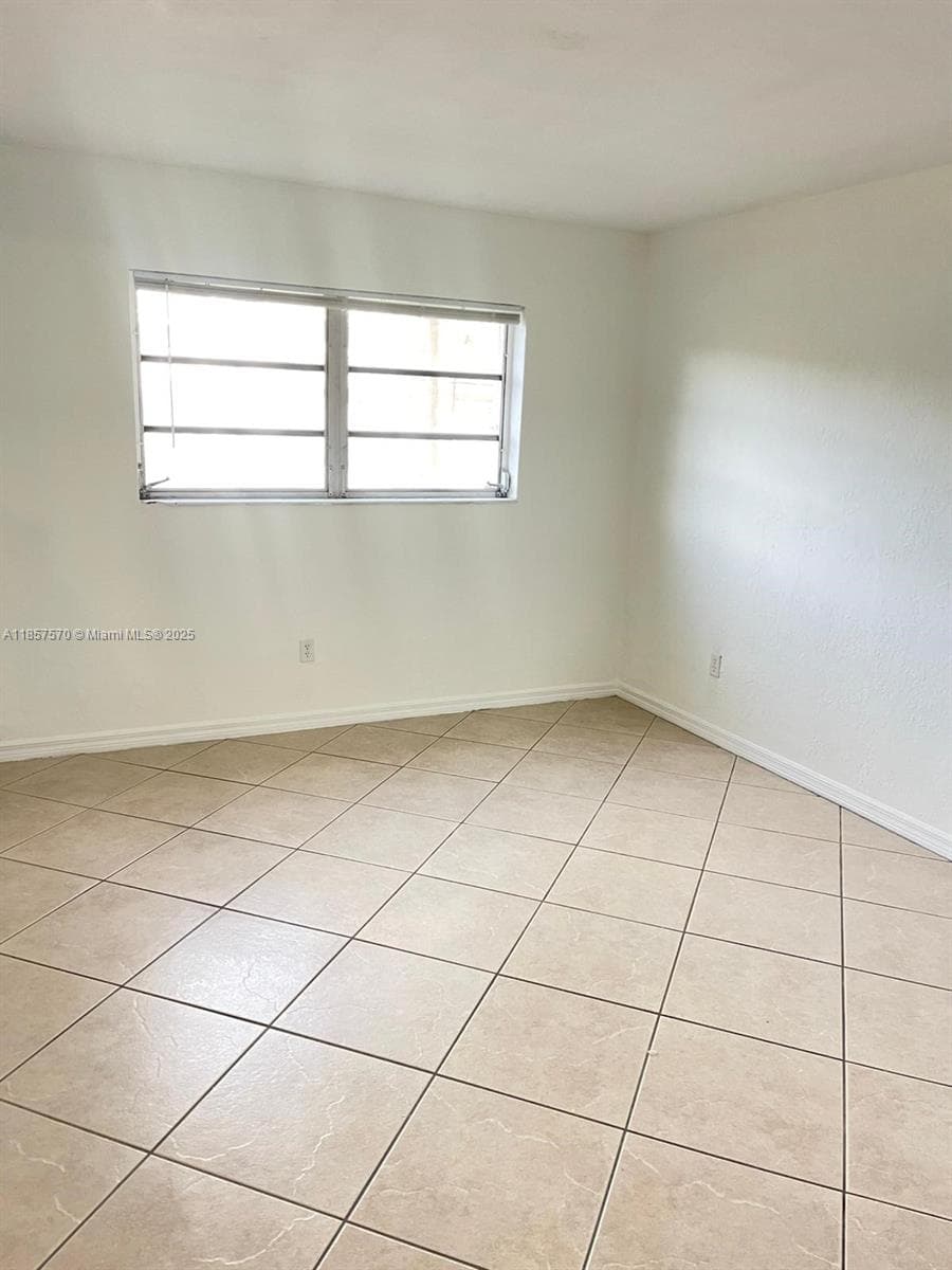 7410 SW 82nd St unit k202 photo 9