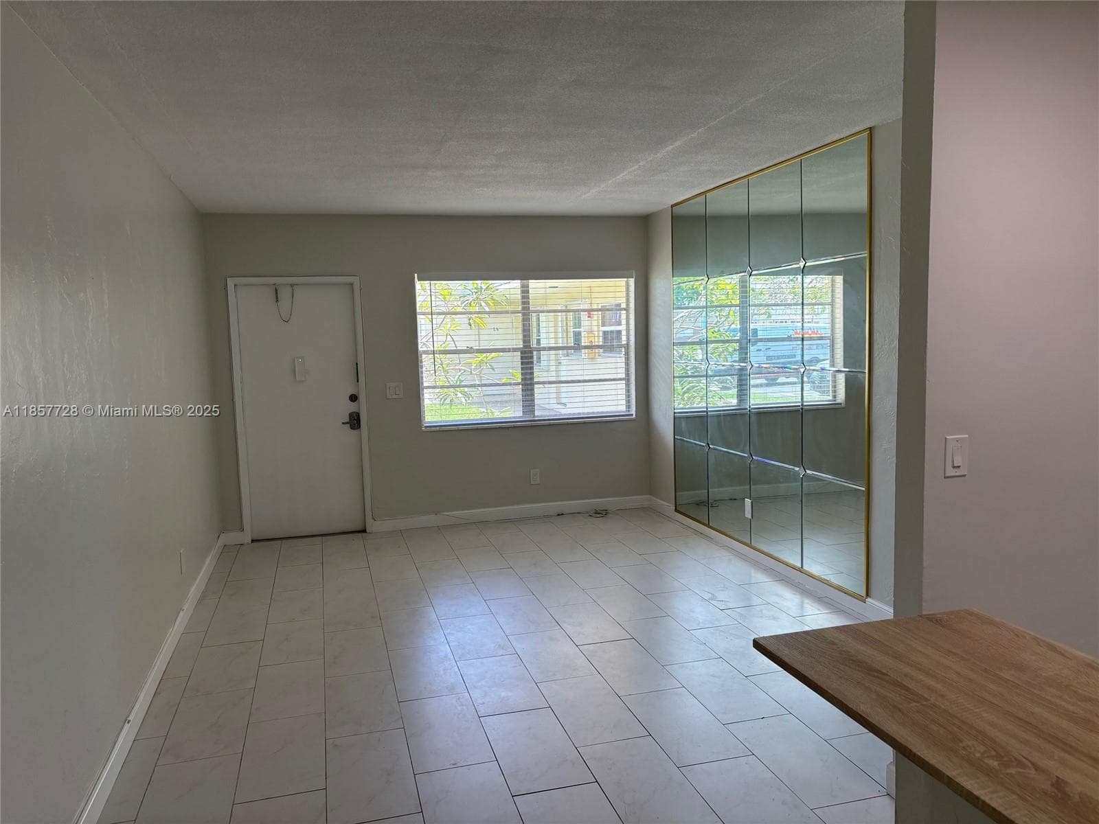 CRYSTAL COURT MANOR NO 5 · #5A in Hollywood - Photo 3