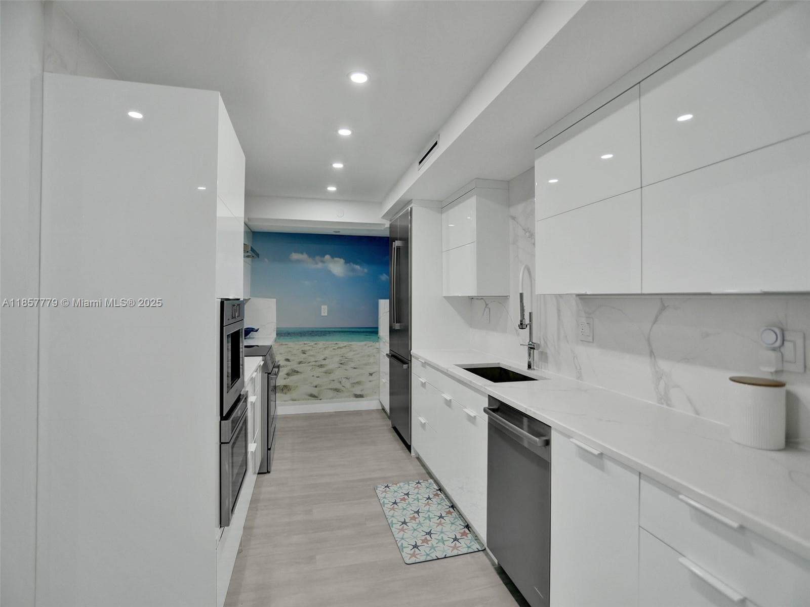 HILLSBORO OCEAN CLUB · #202 in Hillsboro Beach - Photo 14