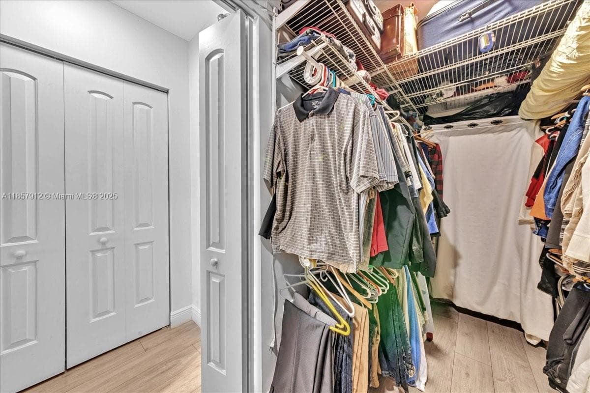 Hillcrest East · #411 in Hollywood - Photo 46